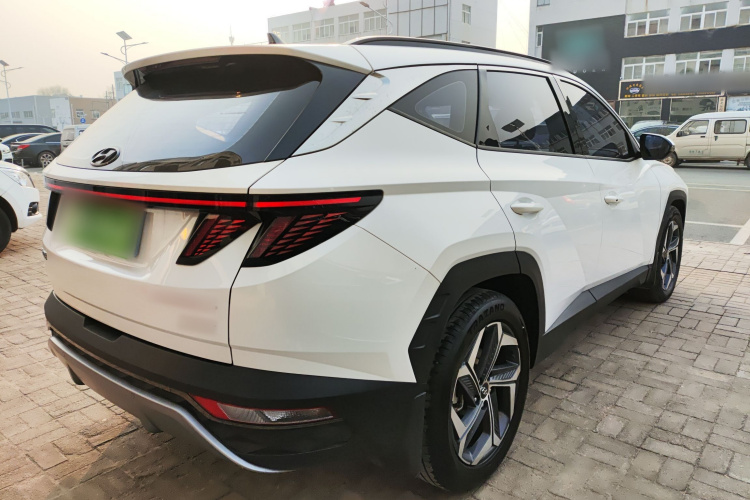 现代 2023款 途胜L 1.5T 自动两驱DLX豪华版车身外观7