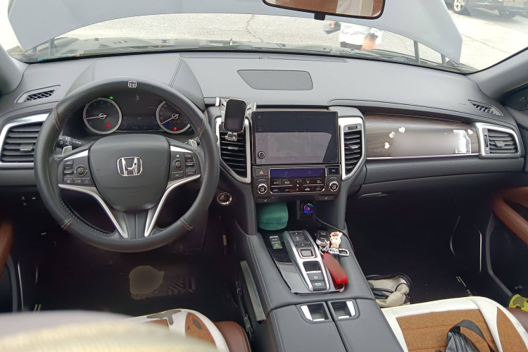 本田UR-V 2017款 370TURBO 两驱尊贵版 国V中控内饰7002