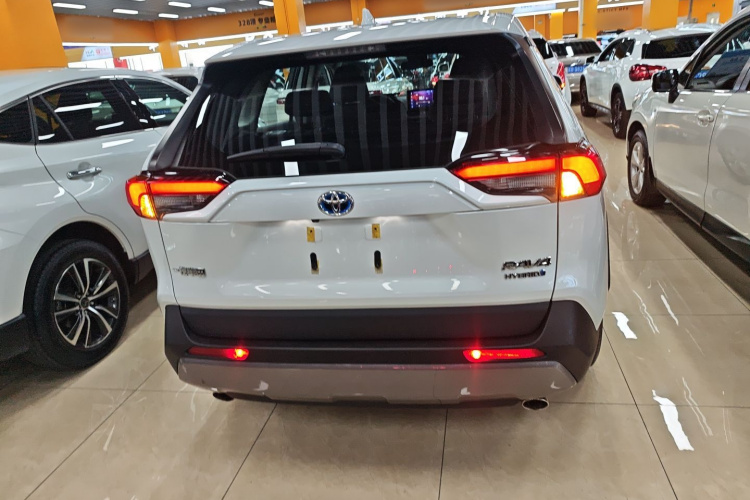 丰田 RAV4荣放 2022款 双擎 2.5L E-CVT两驱精英版车身外观6003