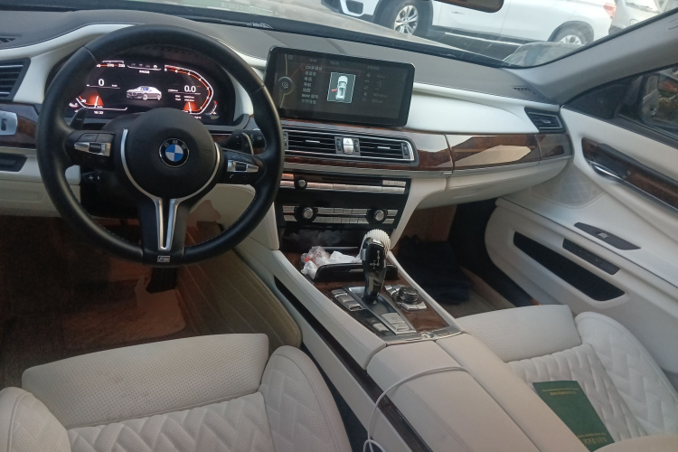 宝马7系 2010款 760Li中控内饰12