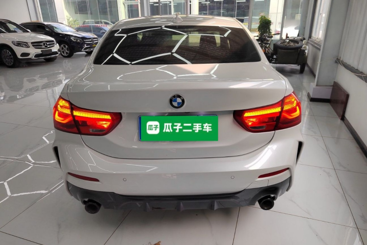 宝马1系 2021款 120i M运动曜夜版车身外观6