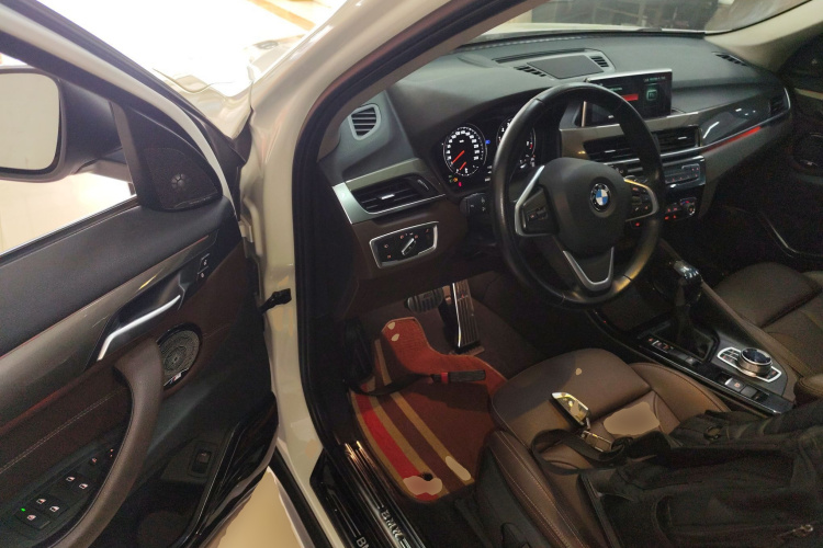 宝马X1 2019款 xDrive20Li 尊享型中控内饰20