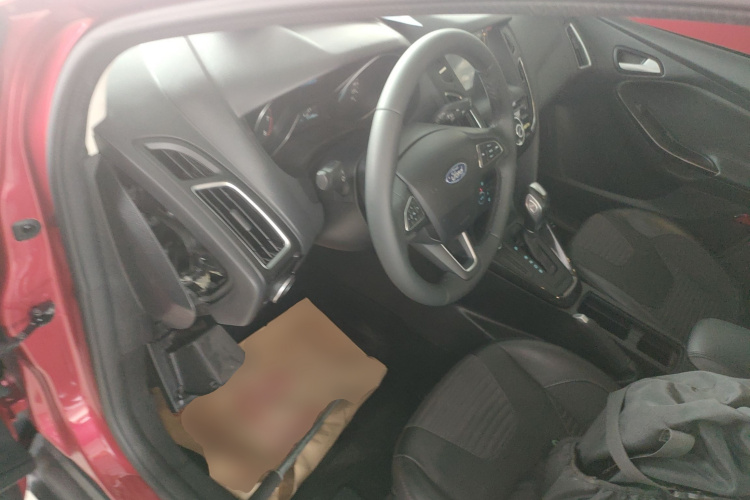 福特 福克斯 2017款 两厢 1.6L 自动风尚型智行版中控内饰20