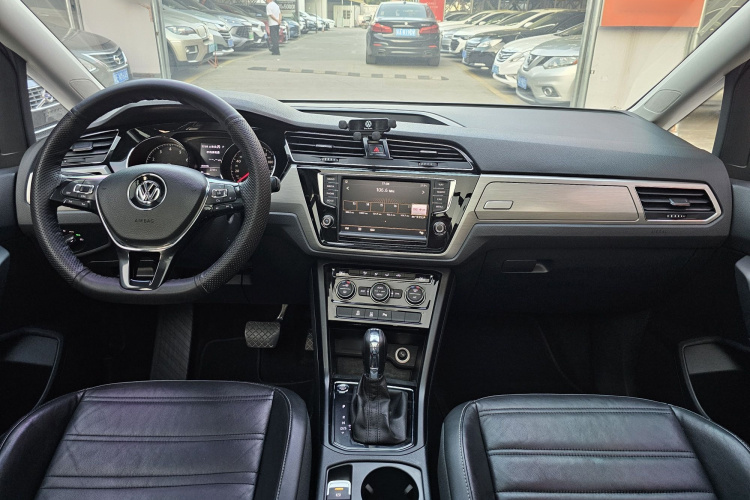 大众 2018款 途安L 280TSI DSG拓界版 7座 国V中控内饰7004