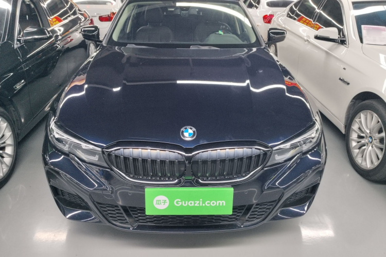 宝马3系 2022款 325i M运动曜夜套装车身外观6001