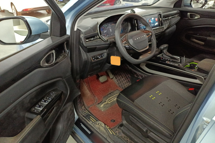 宝骏RM-5 2019款 1.5L CVT 24小时在线精英型 7座中控内饰20