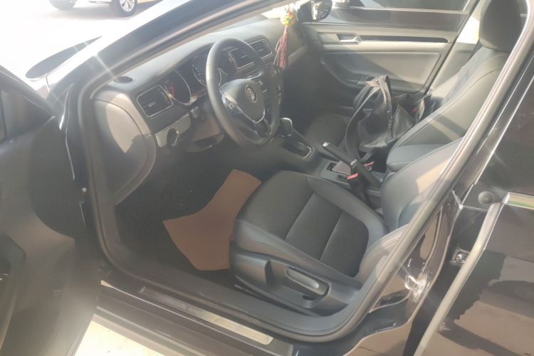 大众 速腾 2018款 1.6L 自动舒适型中控内饰7003