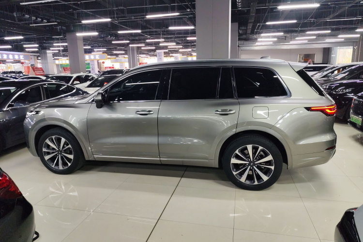 理想汽车 理想ONE 2020款 增程6座版车身外观4