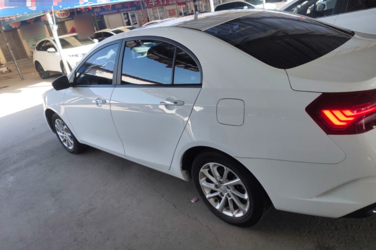 吉利汽车 帝豪 2021款 UP 1.5L 手动豪华型车身外观4