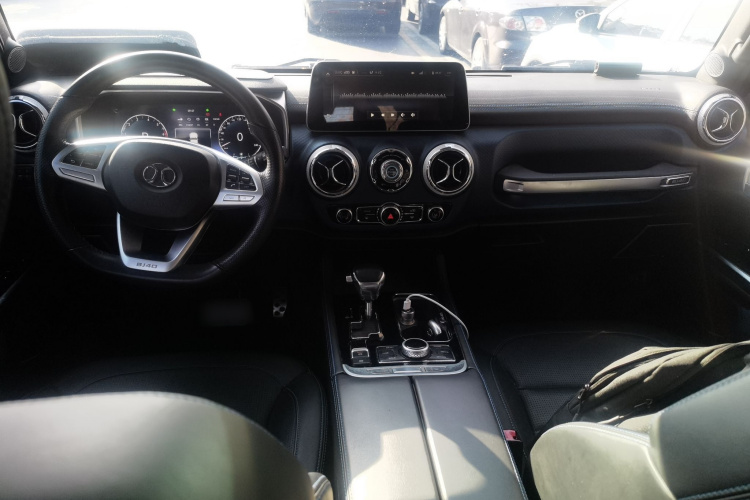 北京越野 北京BJ40 2019款 PLUS 2.3T 自动四驱旗舰版 国VI中控内饰12