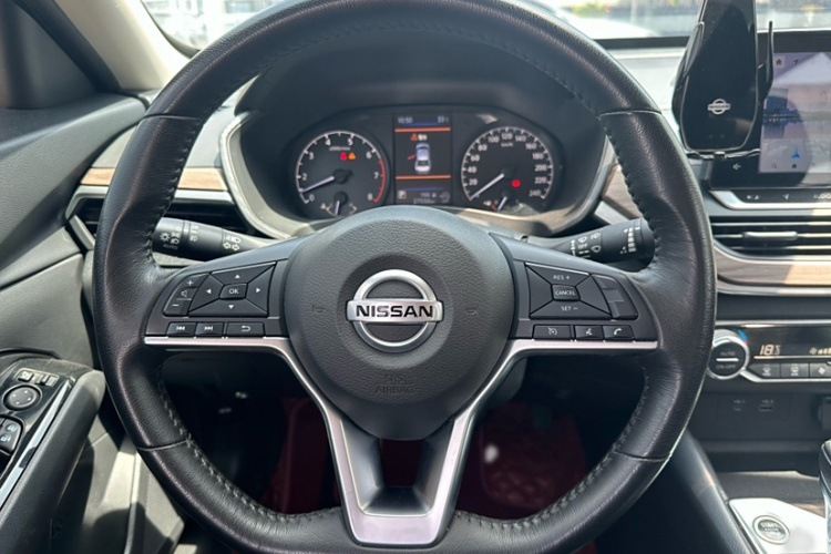 日产 天籁 2021款 2.0L XL 舒适版中控内饰7004