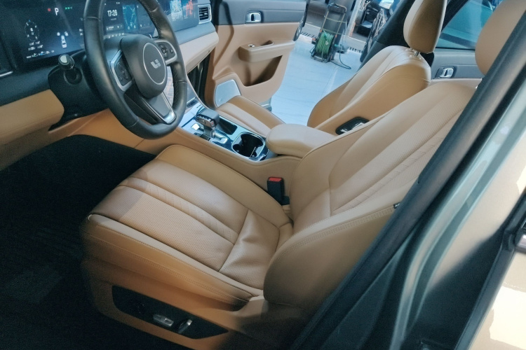 理想汽车 理想ONE 2020款 增程6座版中控内饰19