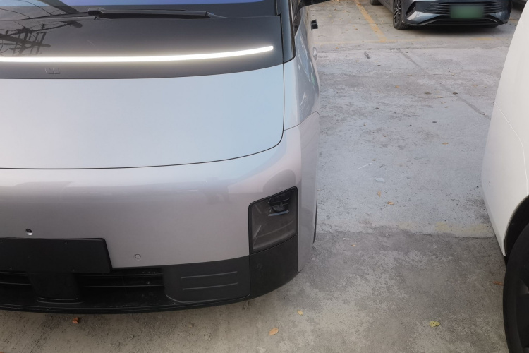 理想汽车 理想MEGA 2025款 Home 家庭特别版局部细节36