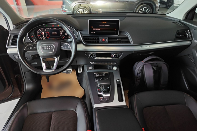 奥迪Q5L 2018款 40 TFSI 荣享时尚型 国V中控内饰12