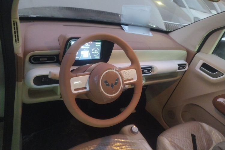 五菱汽车 宏光MINIEV 2024款 第三代 215km 青春版中控内饰12