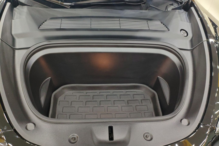 特斯拉 Model Y 2021款 标准续航后驱版机舱底盘24