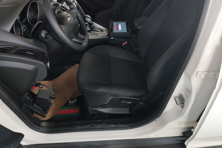 福特 福克斯 2017款 两厢 1.6L 自动舒适型智行版中控内饰19