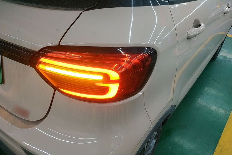 零跑汽车 零跑T03 2021款 400豪华版车身外观9