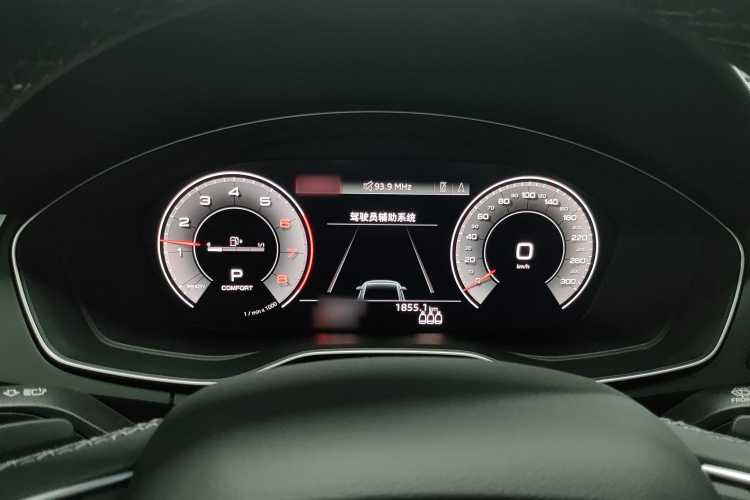 奥迪Q5L 2022款 改款 40T 豪华动感型中控内饰7013