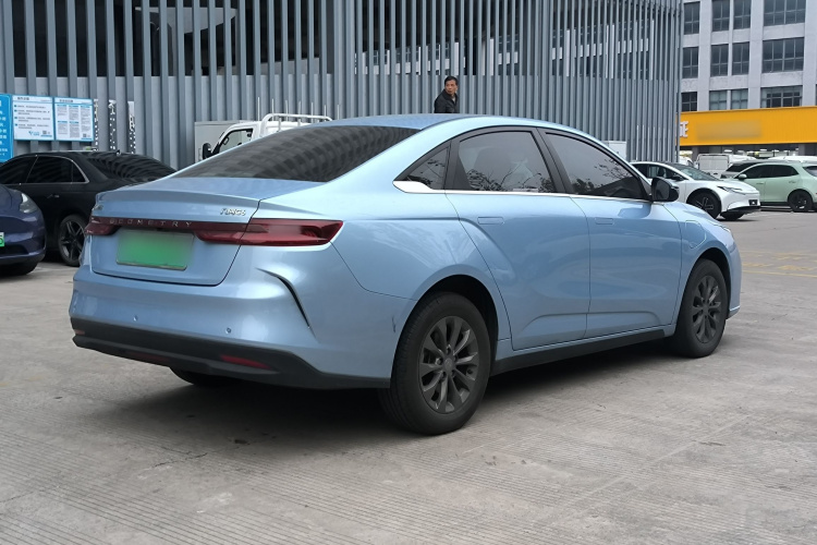 吉利几何G6 2022款 620 新乐型车身外观6012