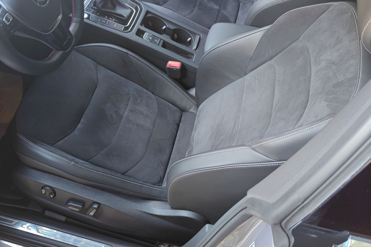 一汽-大众CC 2019款 330TSI 华颜版 国V中控内饰19