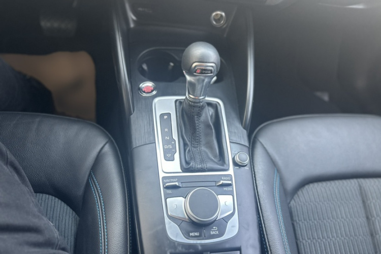 奥迪A3 2020款 Limousine 35 TFSI 时尚型 国VI中控内饰7001