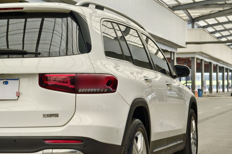 奔驰GLB 2022款 GLB 220 动感型车身外观6006