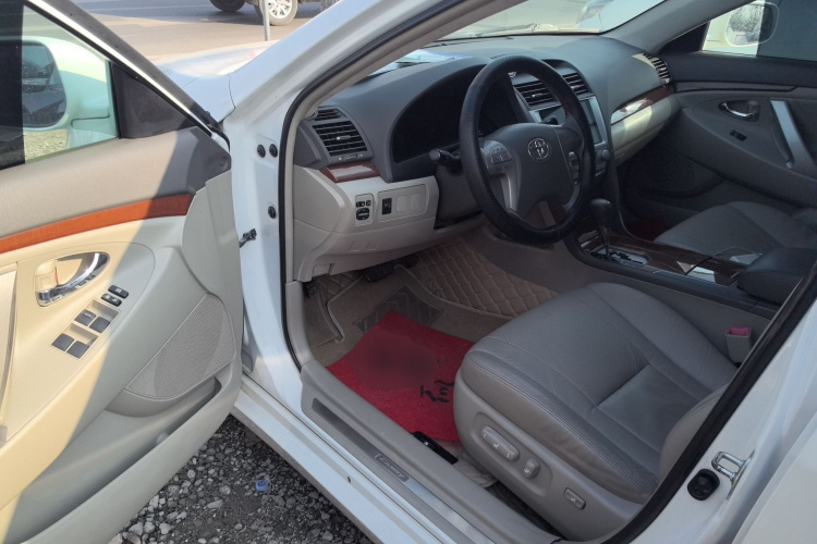 丰田 凯美瑞 2013款 200G 经典豪华版中控内饰20