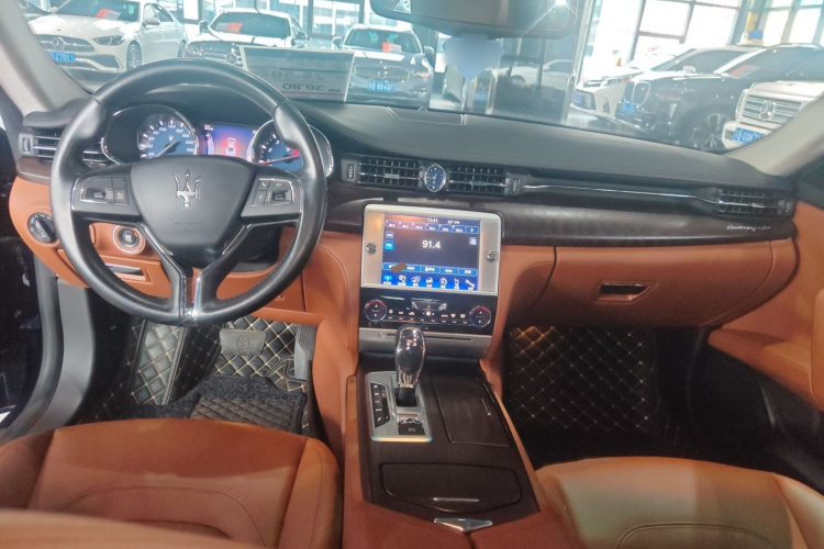 玛莎拉蒂 总裁 2013款 3.0T 标准型中控内饰7002