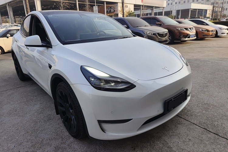 特斯拉 Model Y 2021款 长续航全轮驱动版 3D7车身外观3