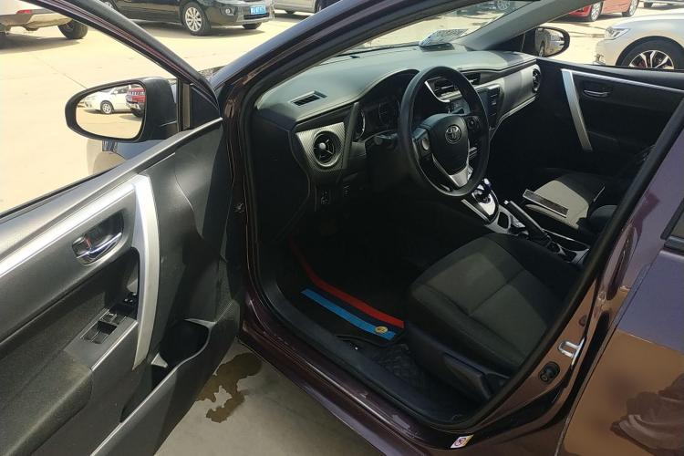 丰田 雷凌 2017款 改款双擎 1.8H GS E-CVT精英天窗版 国V中控内饰20