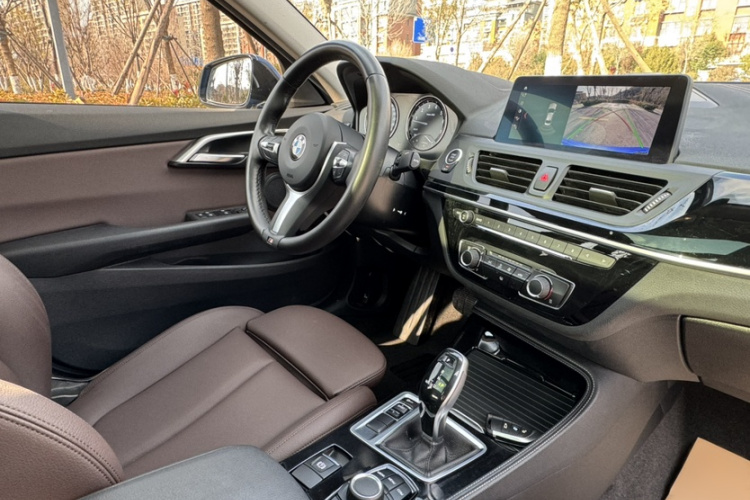 宝马1系 2020款 125i 领先型M运动套装局部细节9001