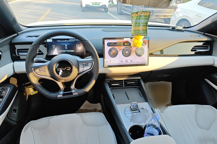 比亚迪 海豹06新能源 2024款 DM-i 80KM尊贵型中控内饰12