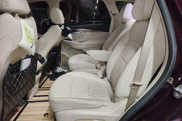 别克 昂科旗 2020款 28T 四驱Avenir艾维亚中控内饰7004