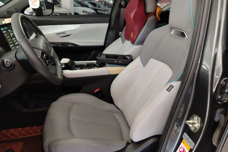 长安UNI-T 2023款 第二代 1.5T 尊贵型中控内饰19