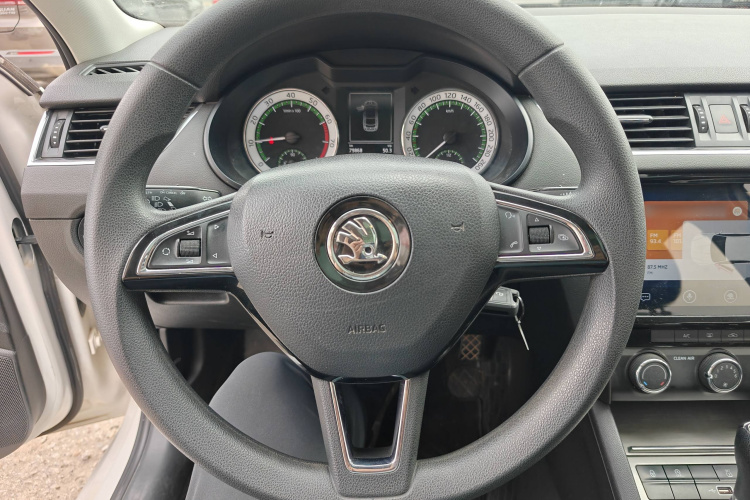 斯柯达 明锐 2019款 1.5L 自动智行豪华版 国V中控内饰7001