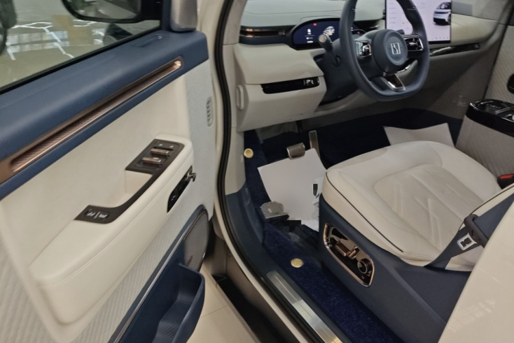 极氪MIX 2025款 长续航智驾版中控内饰7003