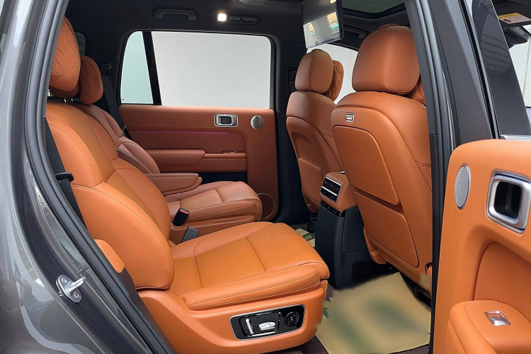 理想汽车 理想L9 2022款 Max中控内饰7011