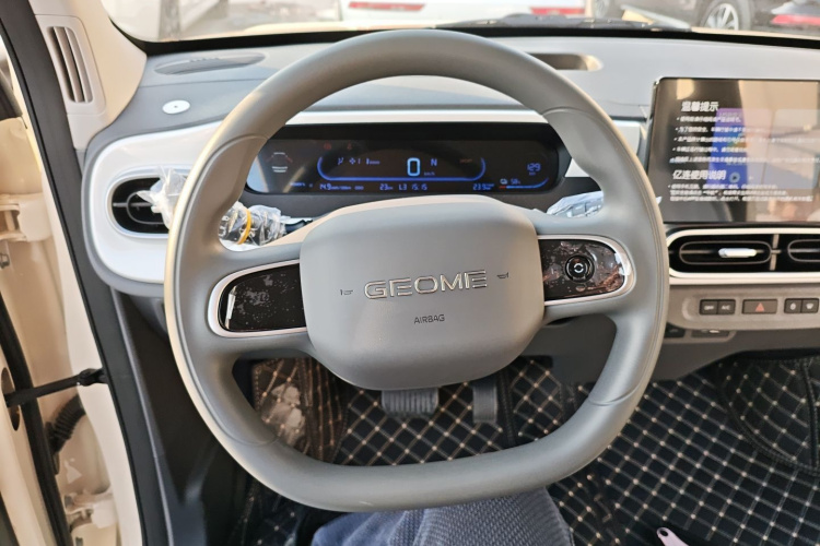 吉利银河 熊猫 2025款 210km 元气熊中控内饰13