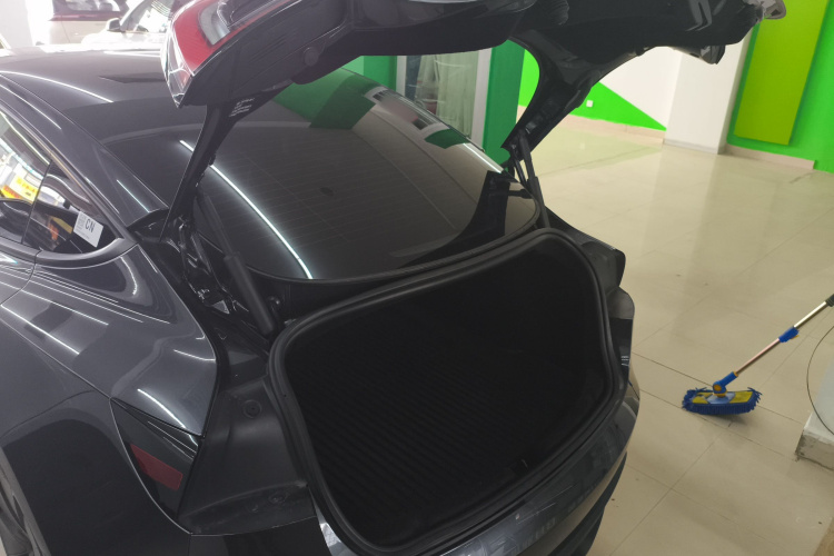 特斯拉 Model 3 2023款 后轮驱动版机舱底盘23