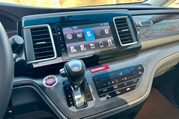 本田 艾力绅 2016款 2.4L 豪华版中控内饰7007