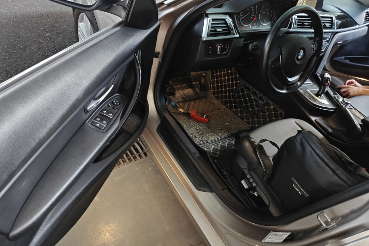 宝马3系 2016款 320Li 时尚型中控内饰20