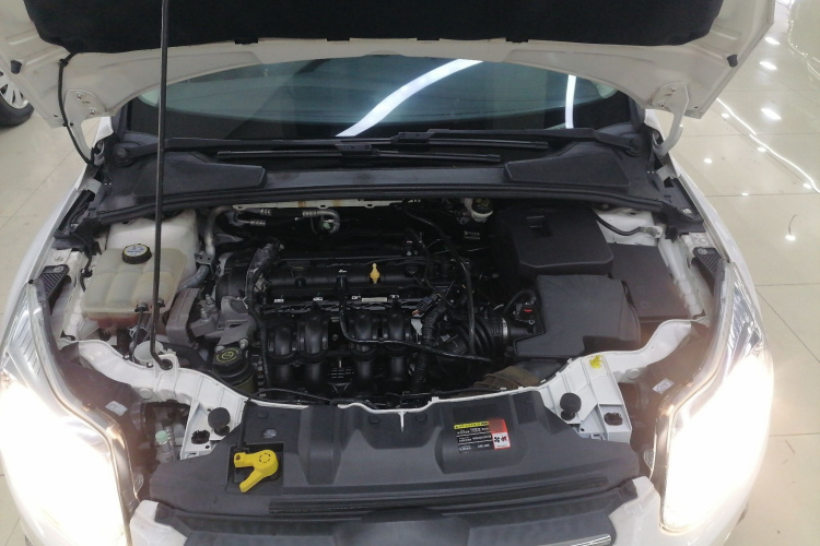 福特 福克斯 2012款 三厢 1.6L 自动风尚型机舱底盘24