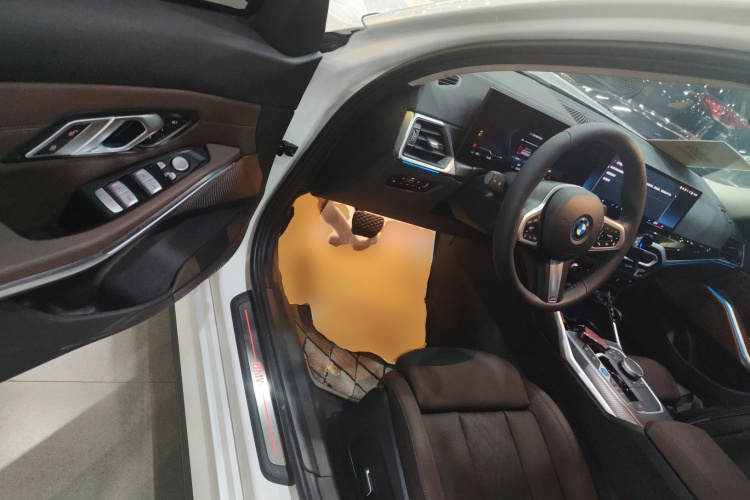 宝马i3 2024款 eDrive 40 L 曜夜套装中控内饰20