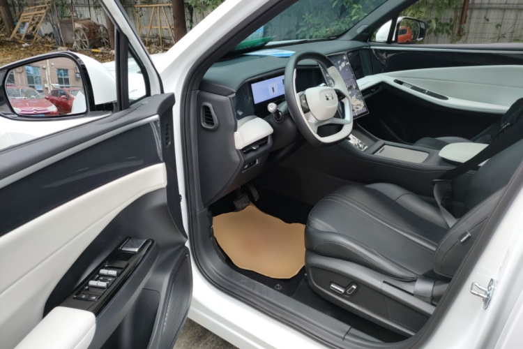 吉利银河 银河L7 2024款 1.5T 115km PLUS  龙腾版中控内饰20