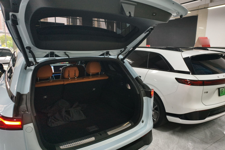 小鹏G9 2022款 702 Pro机舱底盘23