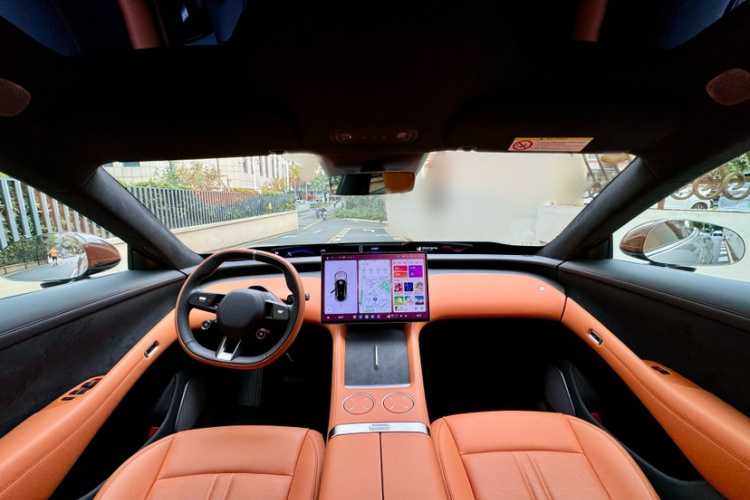 小米汽车 小米YU7 2025款 超长续航高性能四驱Max版中控内饰7004