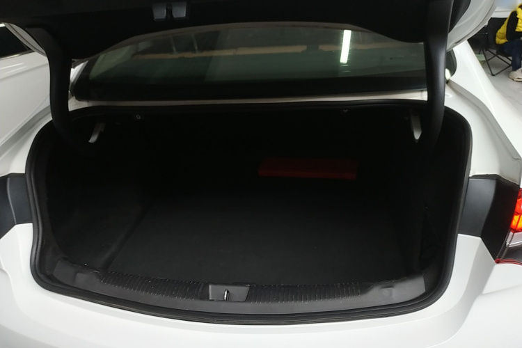 别克 君威 2017款 20T 精英型局部细节23