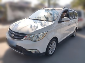 宝骏730 2014款 1.5L 手动豪华型 7座