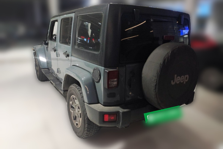 Jeep 牧马人 2015款 3.0L Sahara 四门舒享版车身外观6003